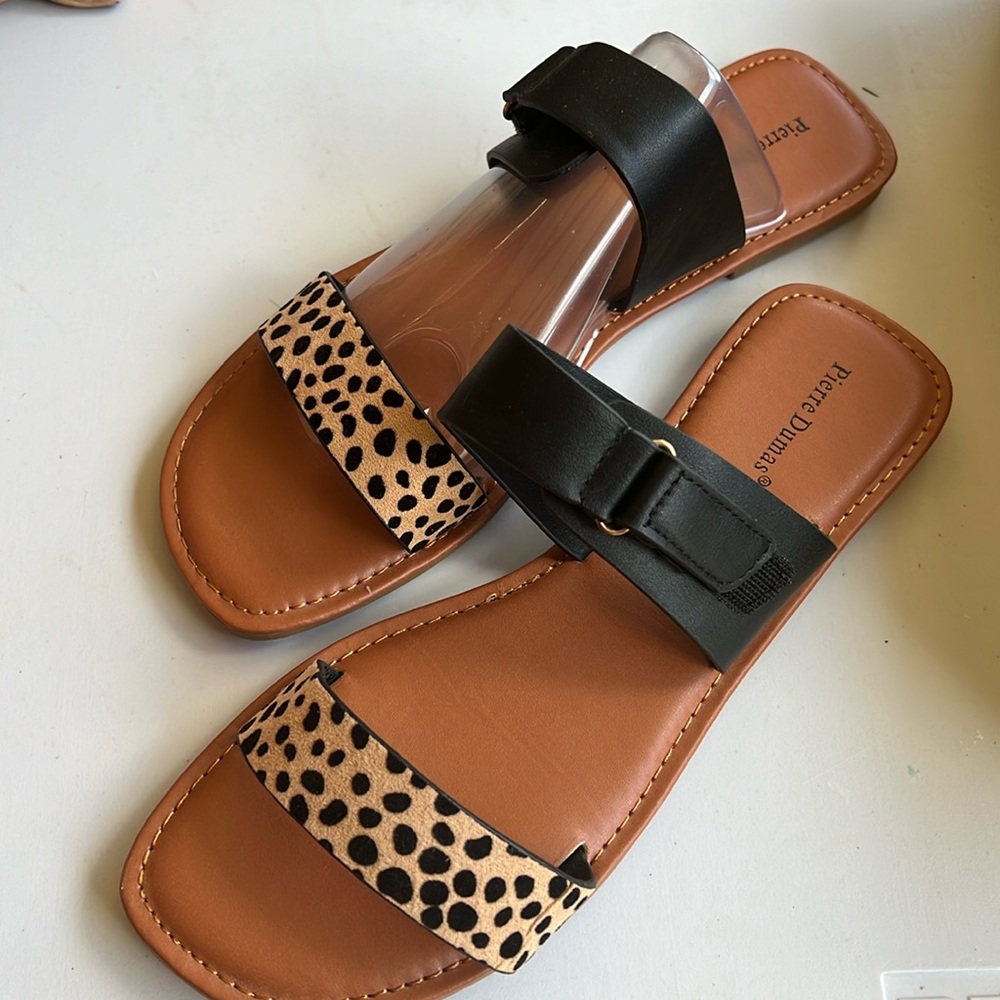 Pierre Dumas size 9 sandals
